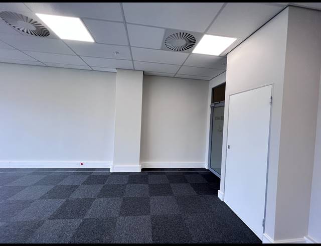 103M² OFFICE TO LET IN FORESHORE